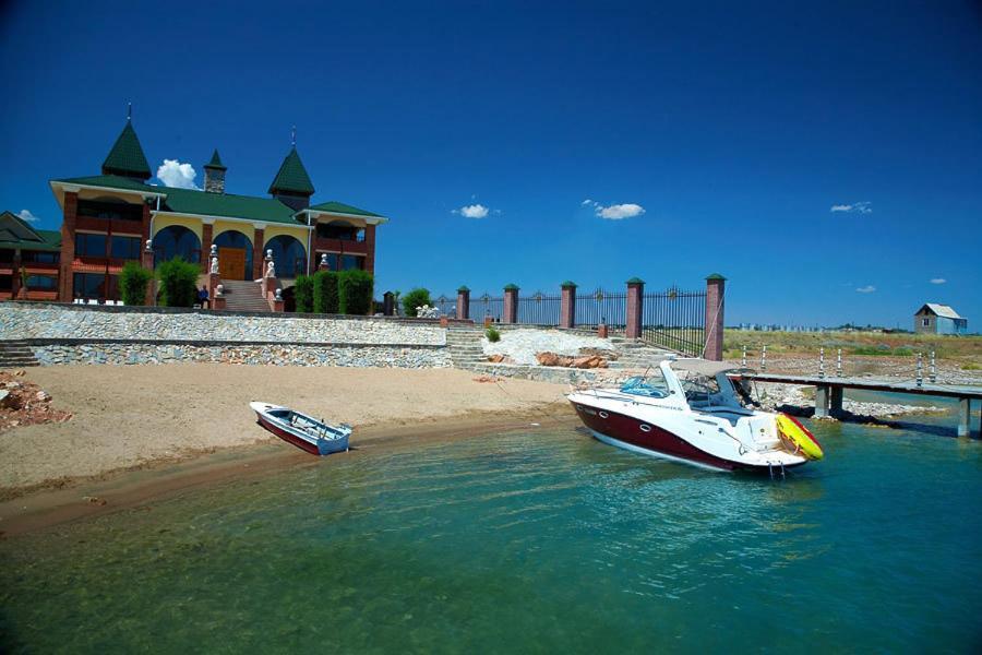 Morelux Boutique Hotel Капчагай Екстериор снимка