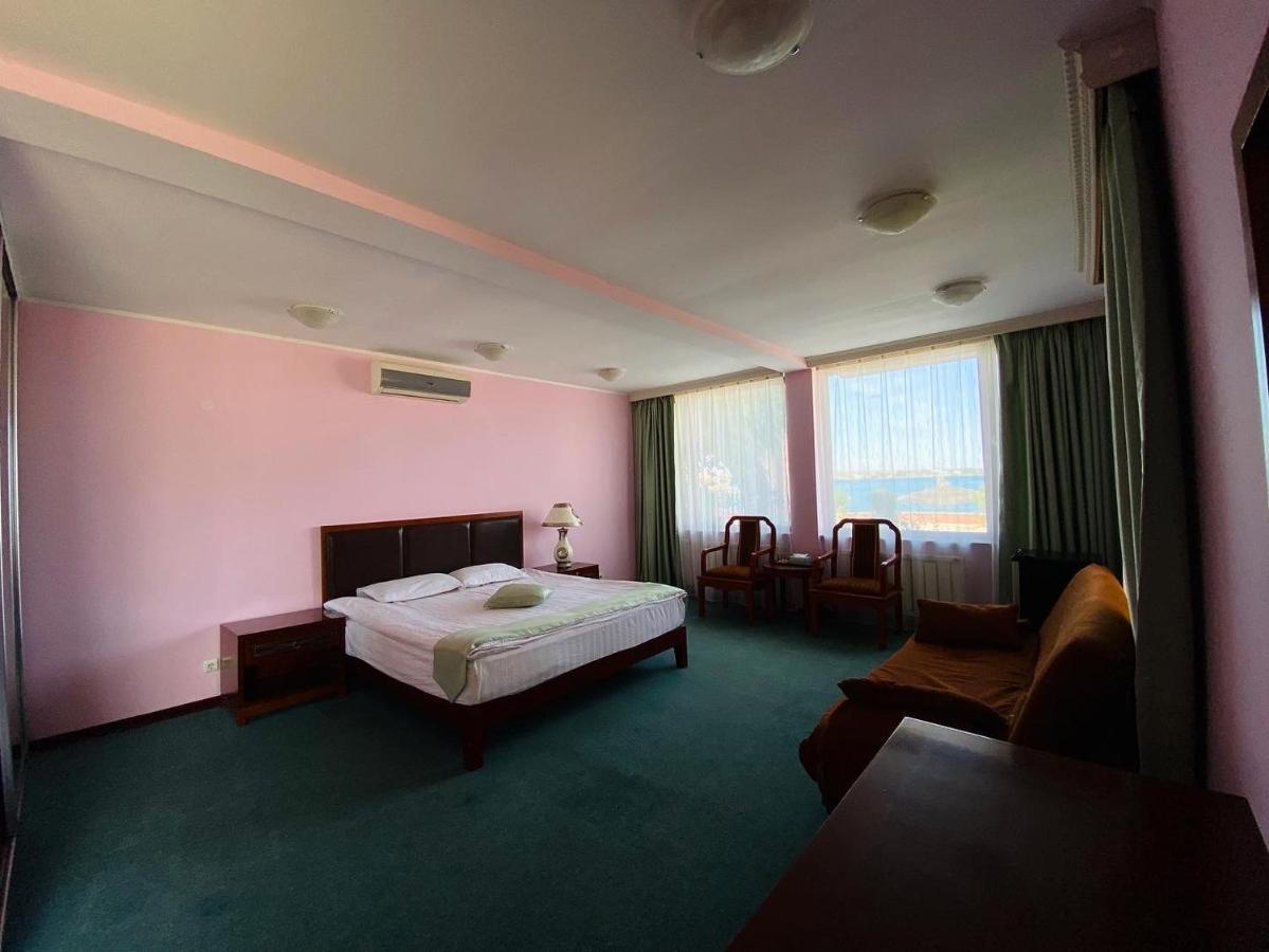 Morelux Boutique Hotel Капчагай Екстериор снимка