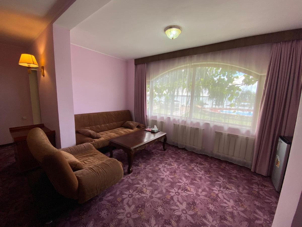 Morelux Boutique Hotel Капчагай Екстериор снимка