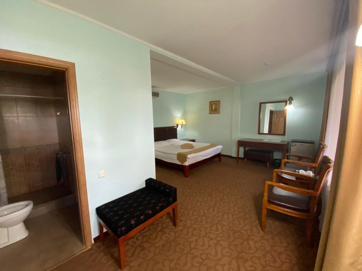Morelux Boutique Hotel Капчагай Екстериор снимка